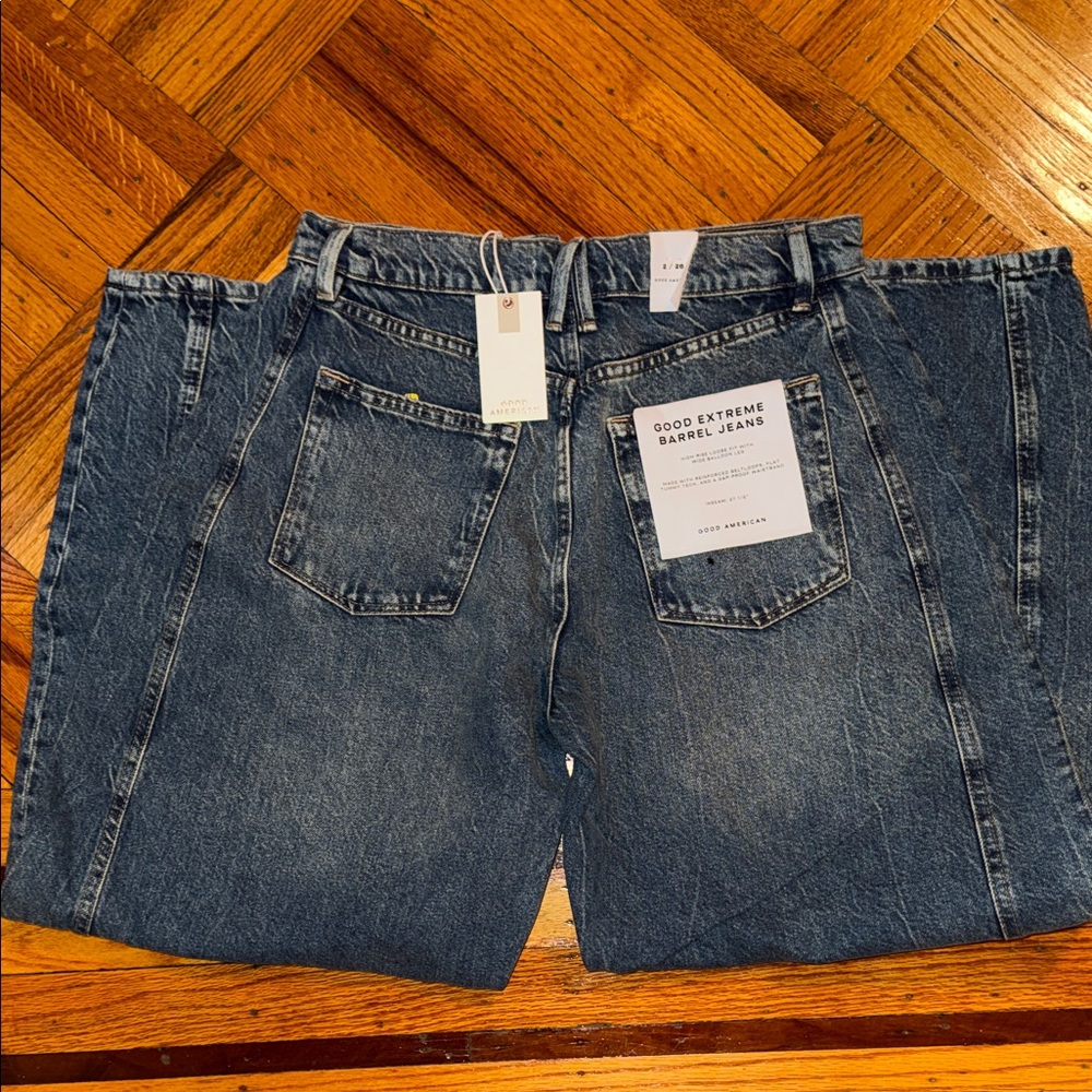 Good American Barrel Jeans in Faded Blue - Picture 5 of 6